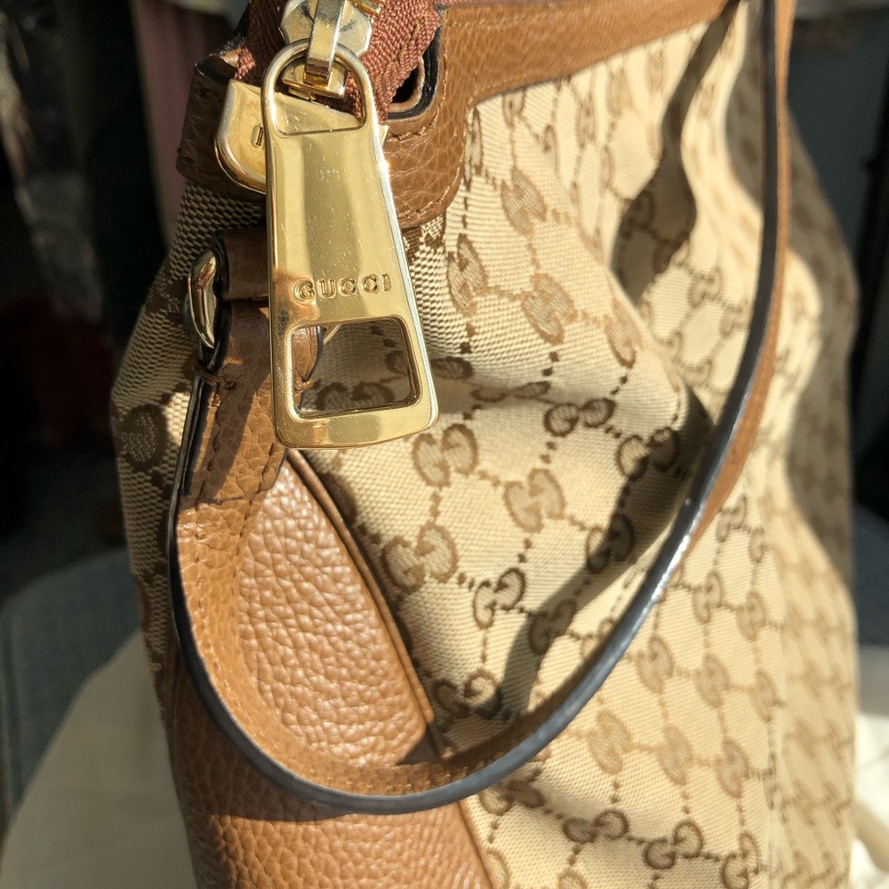 Gucci GG Bree Canvas Leather Hobo. AUTHENTIC